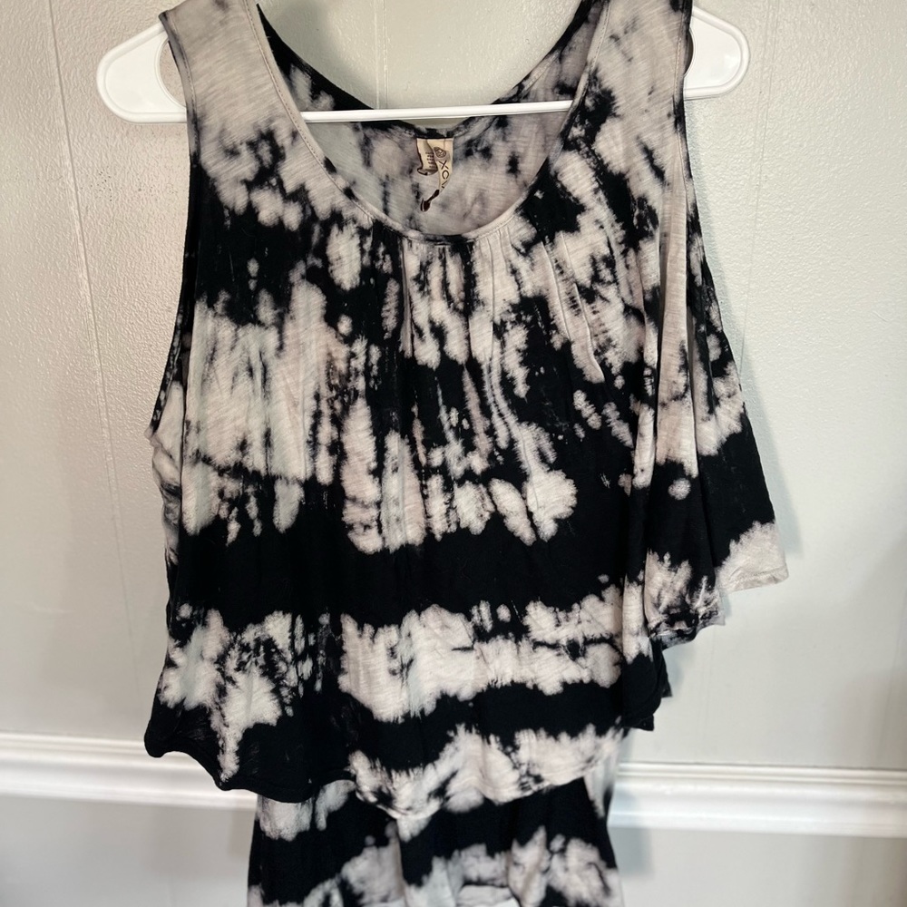 Cold Shoulder Top. - image 1